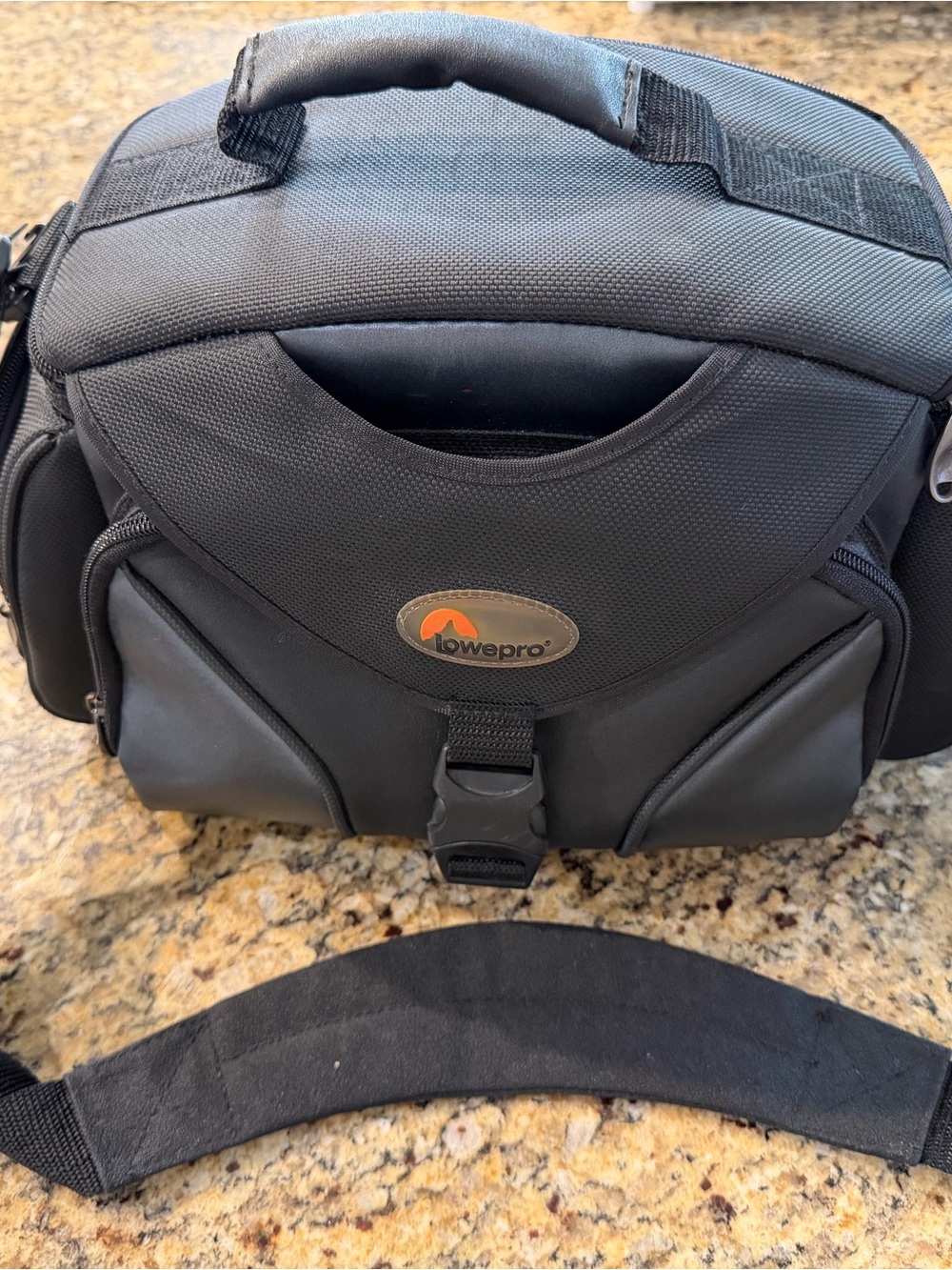Lowepro VS-500 Camera Bag DSLR Mirrorless Shoulder Case Black Padded